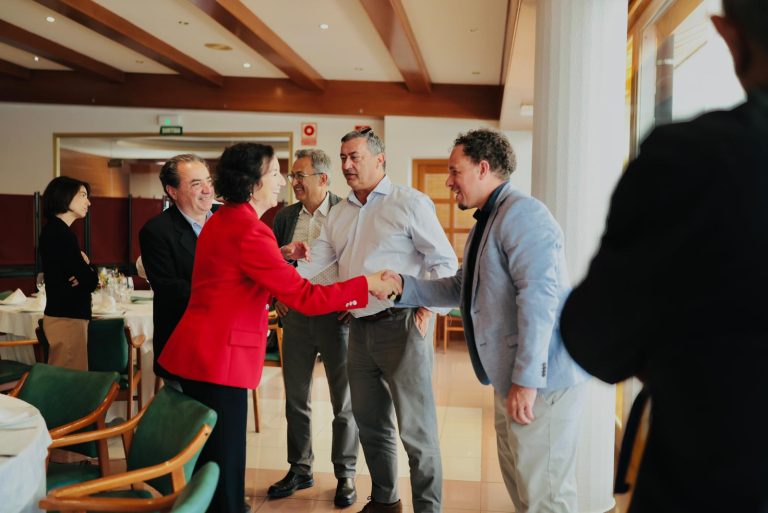 La consellera Alícia Romero es reuneix a Tremp amb empresaris del Pallars